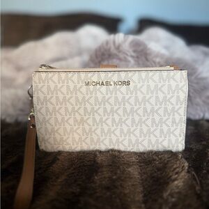 Michael Kors Jet Set Double Zip Wristlet